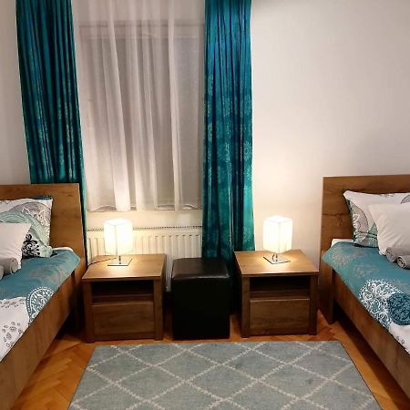Apartament 6 Marosvásárhely Kültér fotó