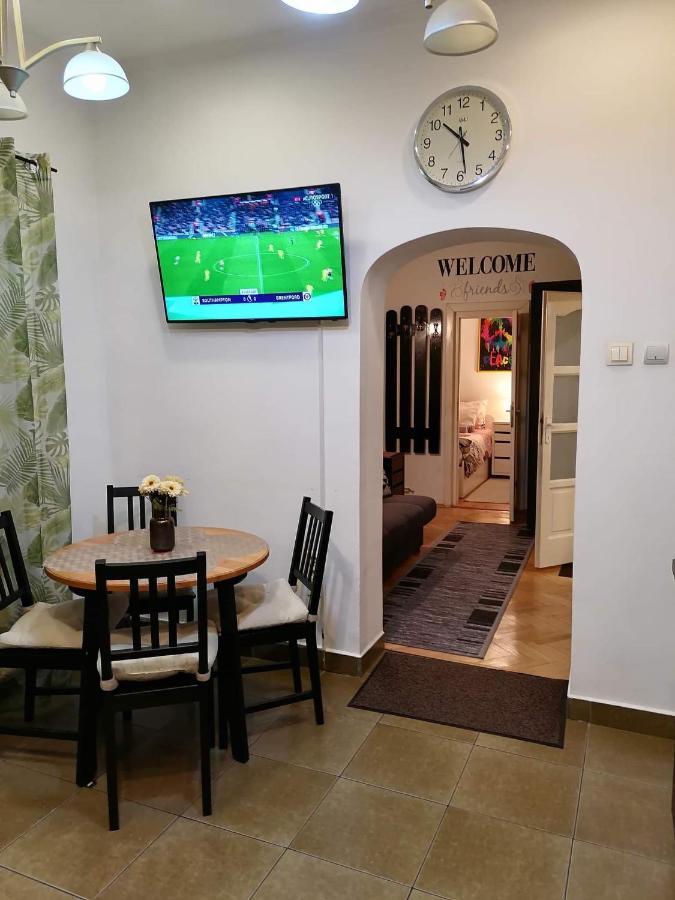 Apartament 6 Marosvásárhely Kültér fotó